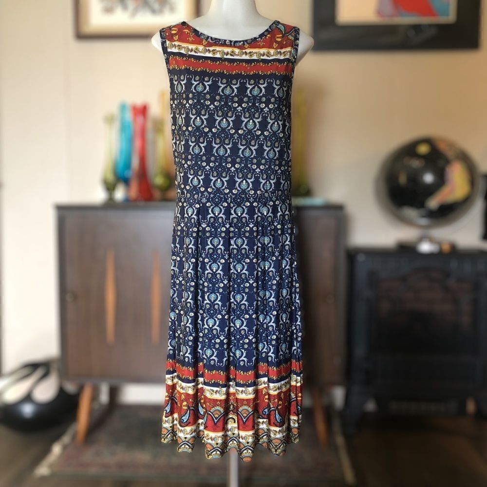 𝅺pretty Young Thing sleeveless midi dress size M